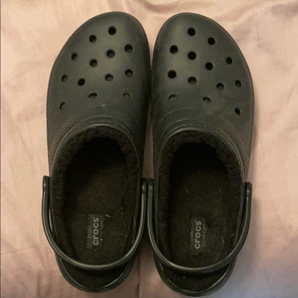Black Fleece Lined Crocs